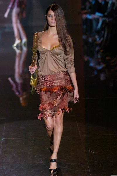 Look 3